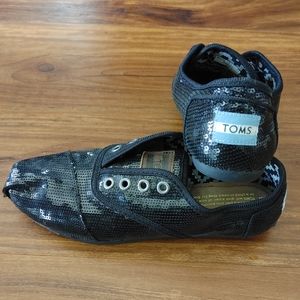 NWOT Black Sequined TOMS